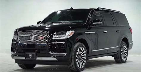 2021 lincoln navigator black label review.