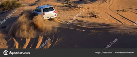 Off-road car Desert Safari – Stock Editorial Photo © fotoall #168379332