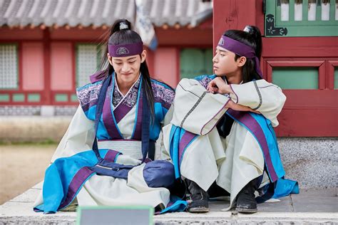 [Picture] Kim Taehyung (BTS V) at Hwarang [170212] V Hwarang, Hwarang Taehyung, J Hope Selca ...