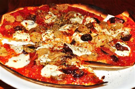 File:Tortilla pizza.jpg - Wikimedia Commons