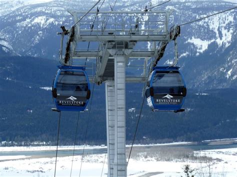 Ski lifts Revelstoke Mountain Resort - cable cars Revelstoke Mountain ...