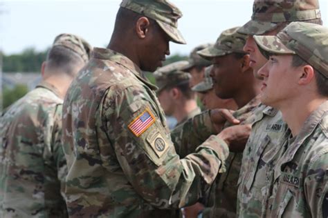 17 Soldiers get Awarded Expert Field Medical Badge | Article | The ...