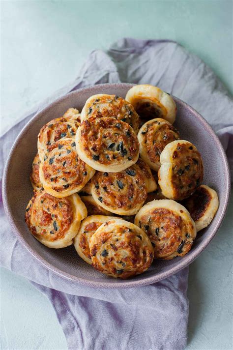 Puff Pastry Pinwheels with Olives and Sun-dried Tomatoes