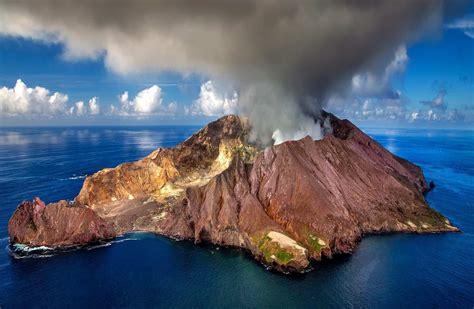 Free picture: eruption, smoke, volcano, sea, ocean, coast, landscape, sky, island