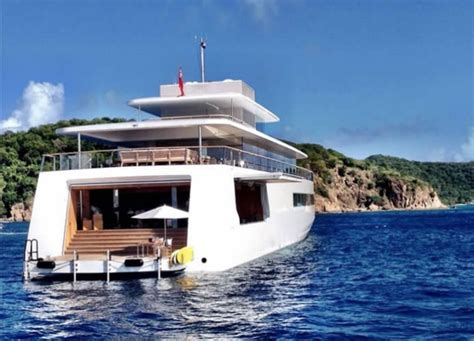 Here’s your first glimpse of the interior of Steve Jobs’ famous yacht ...