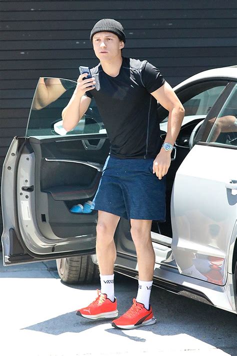 Tom Holland Heads To A Gym In Los Angeles — Pic – Hollywood Life