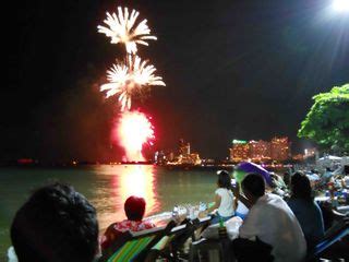 The Building Coder: Queen's Birthday Fireworks in Pattaya