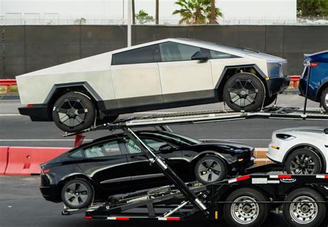 Tesla “Family Photo” Reveals Cybertruck’s Size Compared To The Other ...