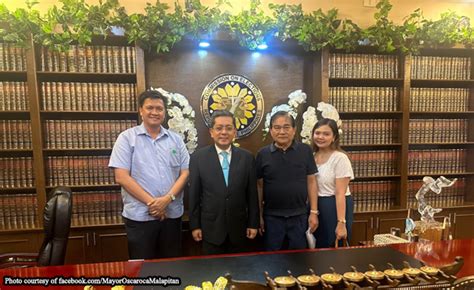 Caloocan Rep. Oca Malapitan meets with Comelec chief, brings up ...