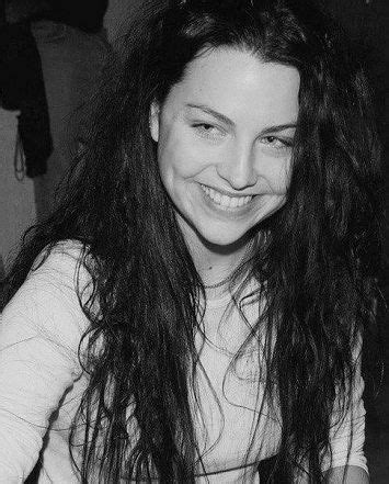 10 Pictures of Amy Lee without Makeup! | Amy lee, Amy, Amy lee evanescence