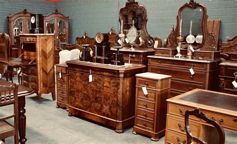 25 Trending Antiques to Sell that are in High Demand