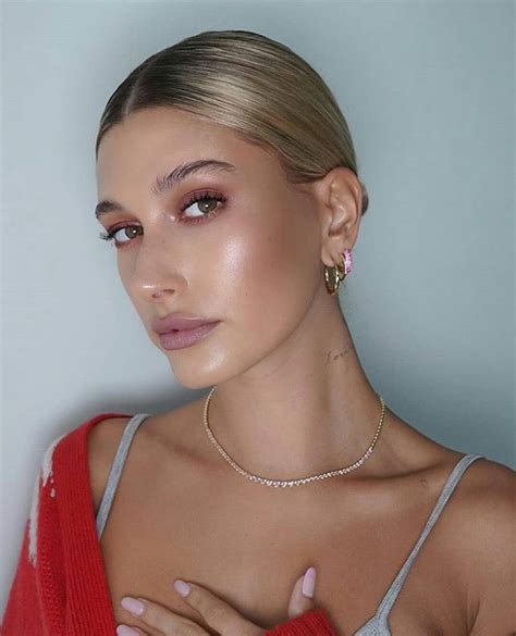 Pin by A N N I E 🎀 on hailey bieber in 2020 | Celebrity makeup looks, Ethereal makeup, Celebrity ...