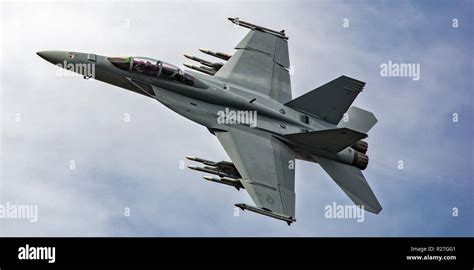 F18 hornet fighter jet Stock Photo - Alamy