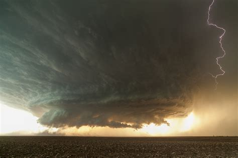 Beautiful Time-Lapse of a Supercell Storm in Texas