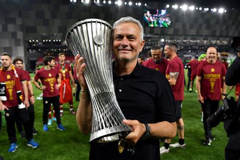 How many trophies has Jose Mourinho won? Special One now in Turkey ...