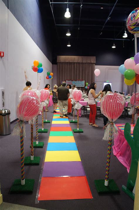 Candyland theme birthday party. Really cute and simple way to make the ...