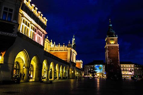 Krakow at Night | The main square in Krakow, Poland, lit up … | Henry Hiscox | Flickr