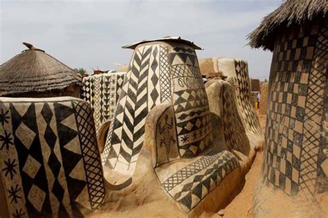 Traditional art and architecture in the village of Tiébélé in Burkina Faso | Vernacular ...