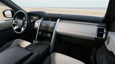 2021 Land Rover Discovery Facelift Gets New Engines And Infotainment