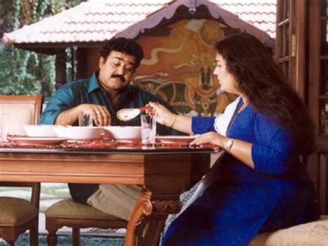 Rare and Unseen pictures of Mohanlal with family - Filmibeat