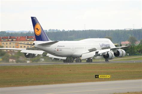 File:Boeing 747-800 Lufthansa (7164185971).jpg