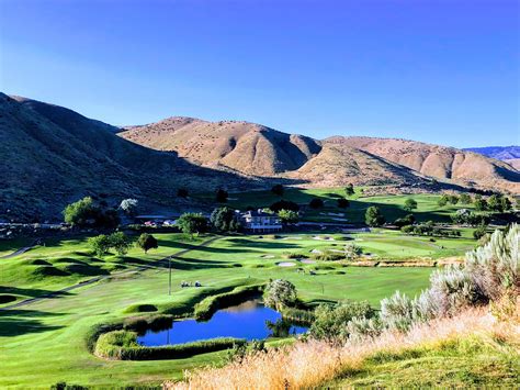 Hole 18 at Quail Hollow in Boise, Idaho. One of the coolest holes I’ve had the opportunity to ...