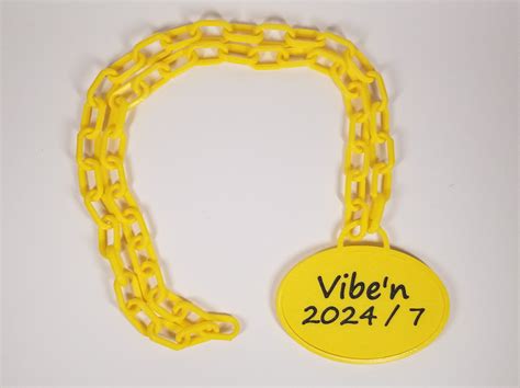 BLING in the New Year - Novelty Gold Chain por TheMakerSphere | Descargar modelo STL gratuito ...