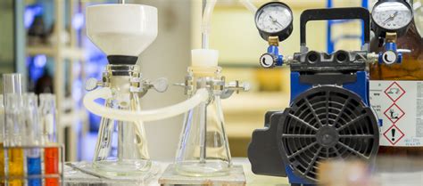 Vacuum Pump Uses | Vacuum Pump For Science Lab | Use Of Vacuum Pump In Laboratory