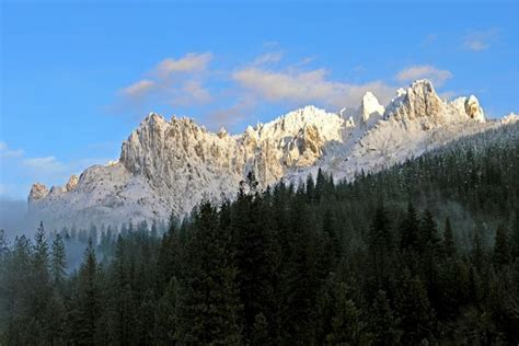 Castle Crags in Winter | Landscape photos, Castle crags, Photo