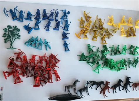 100 PIECES VINTAGE Cowboys Indians Toy Figures Western Soldiers Rare Pieces !! $17.70 - PicClick