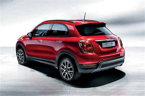 Fiat 500X compact crossover unveiled