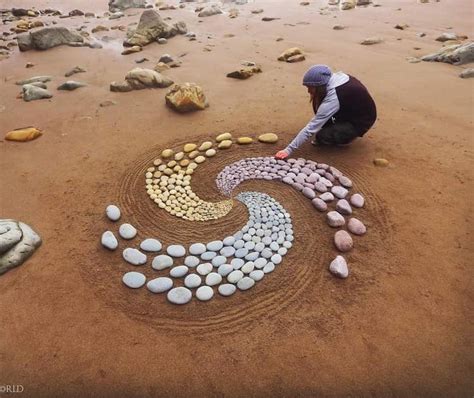 Artist Jon Foreman Creates Mesmerizing Land Art with Sand and Stones on His Local Beach - Hasan ...