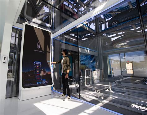 Carvana vending machine unveiled in Las Vegas | Business