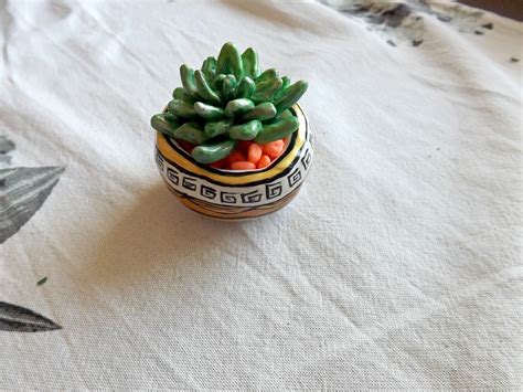 Blossoms and bundles: Polymer Clay Bowl DIY