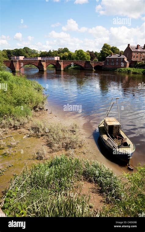 Cheshire river dee bridge hi-res stock photography and images - Alamy