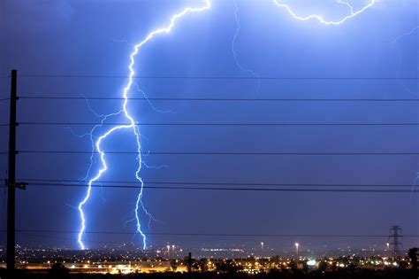 Monsoon lightning over Tucson, Arizona. | Smithsonian Photo Contest ...