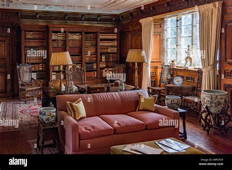 Hever castle interior hi-res stock photography and images - Alamy