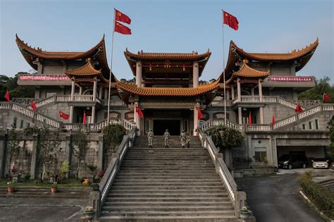 Buddhist Temple, Now a Communist Shrine, Plants China’s Flag in Taiwan - The New York Times