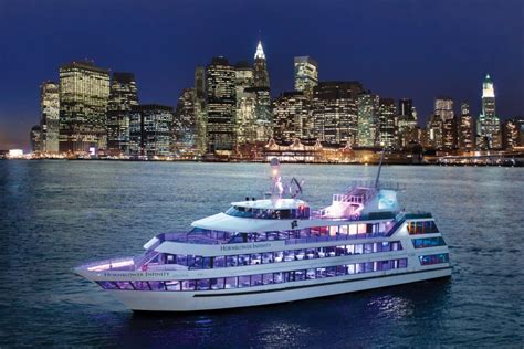 Valentine’s Day Dinner Cruise in NYC | 2018 Sailo Special Offers