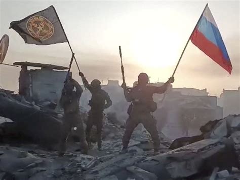 Russians celebrate reports that ‘fortress Bakhmut’ has fallen | Russia-Ukraine war News | Al Jazeera