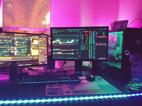 I'm a simple guy who likes teal and magenta. Currently learning to ...
