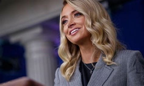 What to know of Kayleigh McEnany, Trump’s new spokeswoman – Afrinik