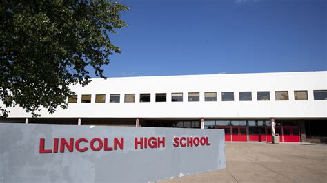 Wisconsin Rapids Lincoln High School evacuated after Monday bomb threat