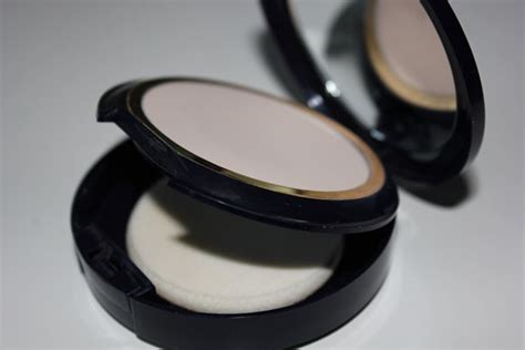 Beauty Blog by Primrose: Estee Lauder Double Wear Powder Foundation ...