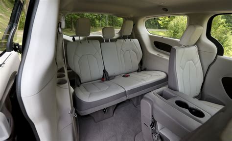 2017 Chrysler Pacifica Touring L Interior Seats 3rd Row Gallery (Photo 13 of 25)