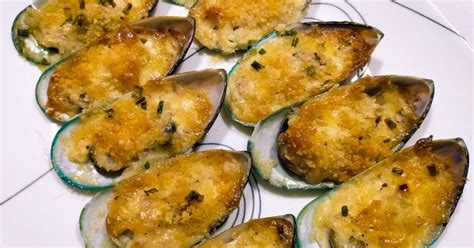 Baked mussels in the half-shell Recipe by Robert Gonzal - Cookpad