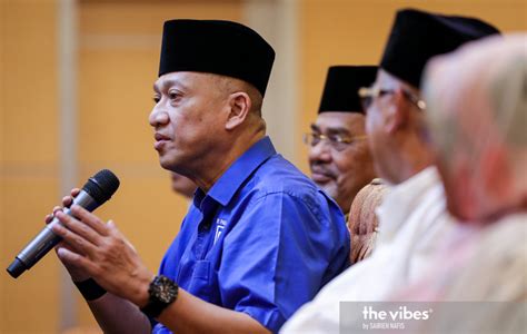 Nazri ‘understands’ Umno ministers’ support for PM, says being in ...