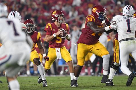 USC Offensive Lineman Declares For 2022 NFL Draft - Sports Illustrated ...