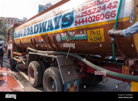 Water delivery delivering truck hi-res stock photography and images - Alamy