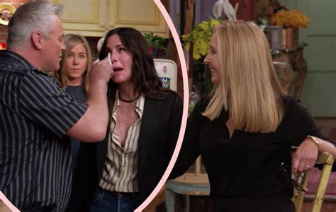 Did You Miss This SWEET Friends Reunion Moment? Lisa Kudrow Did ...